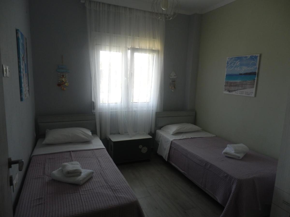 Zephyros Family Apartments 1 أورموس باناجياس المظهر الخارجي الصورة